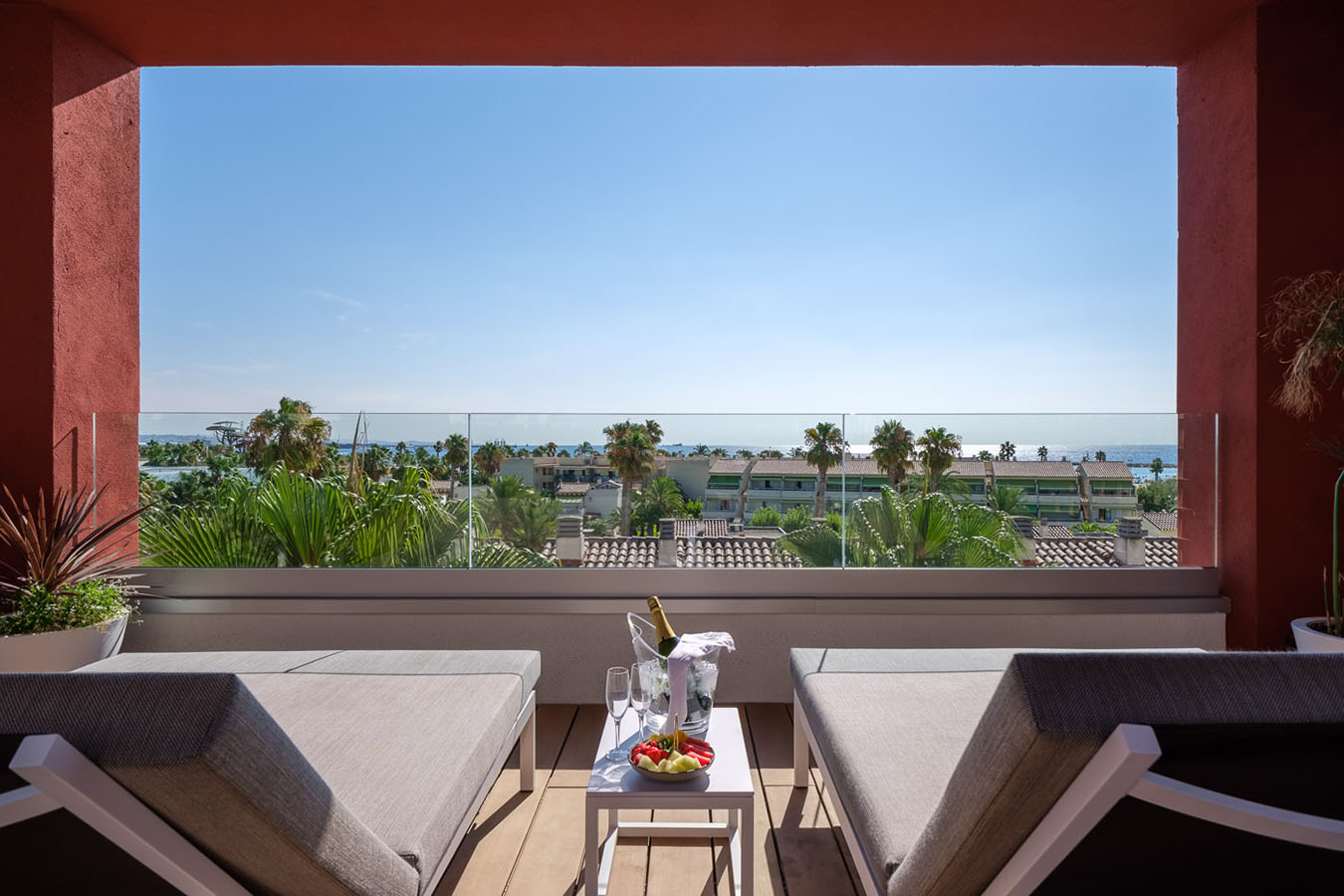 Fotografias de las instalaciones del hotel Estival Almaris en La Pinedas