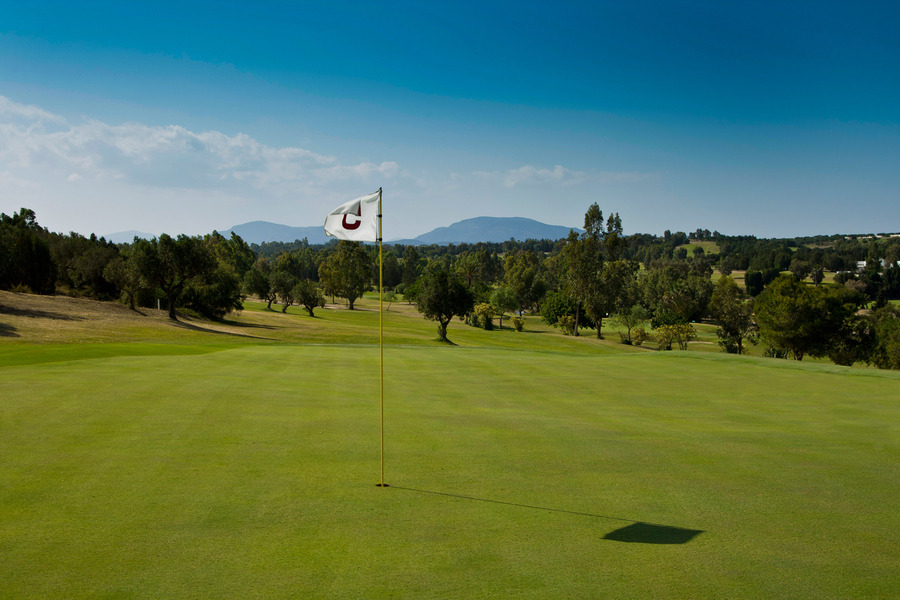 Yasmine Golf