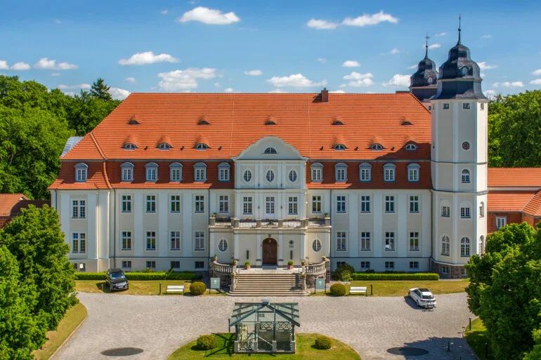 SCHLOSS-Fleesensee-770x513